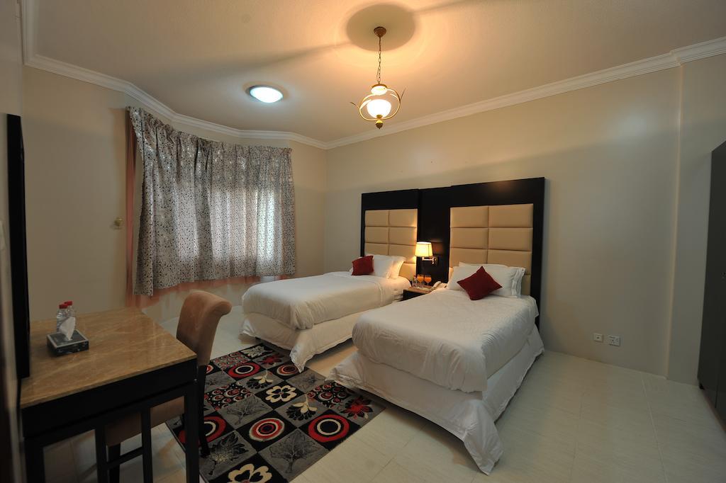 Nadinah Janadriyah Suites 13 חדר תמונה