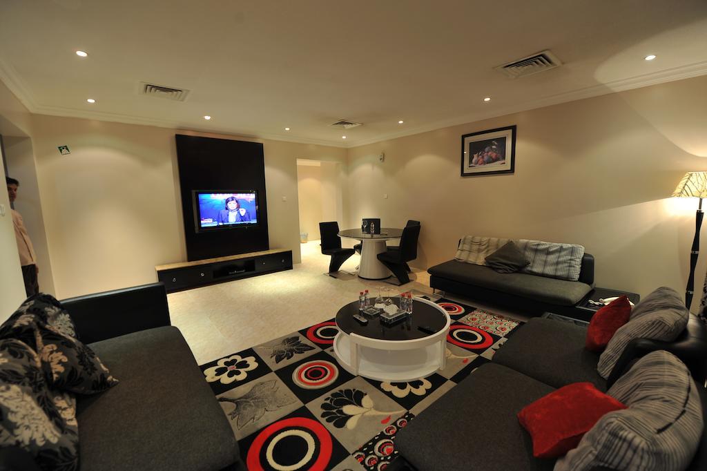 Nadinah Janadriyah Suites 13 מראה חיצוני תמונה