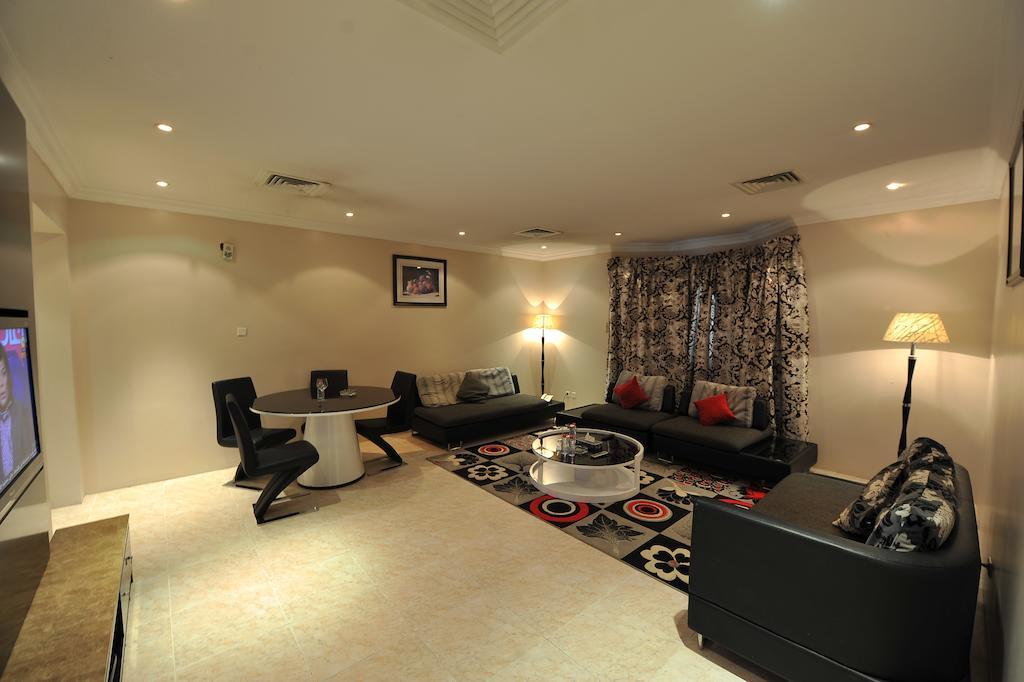 Nadinah Janadriyah Suites 13 מראה חיצוני תמונה