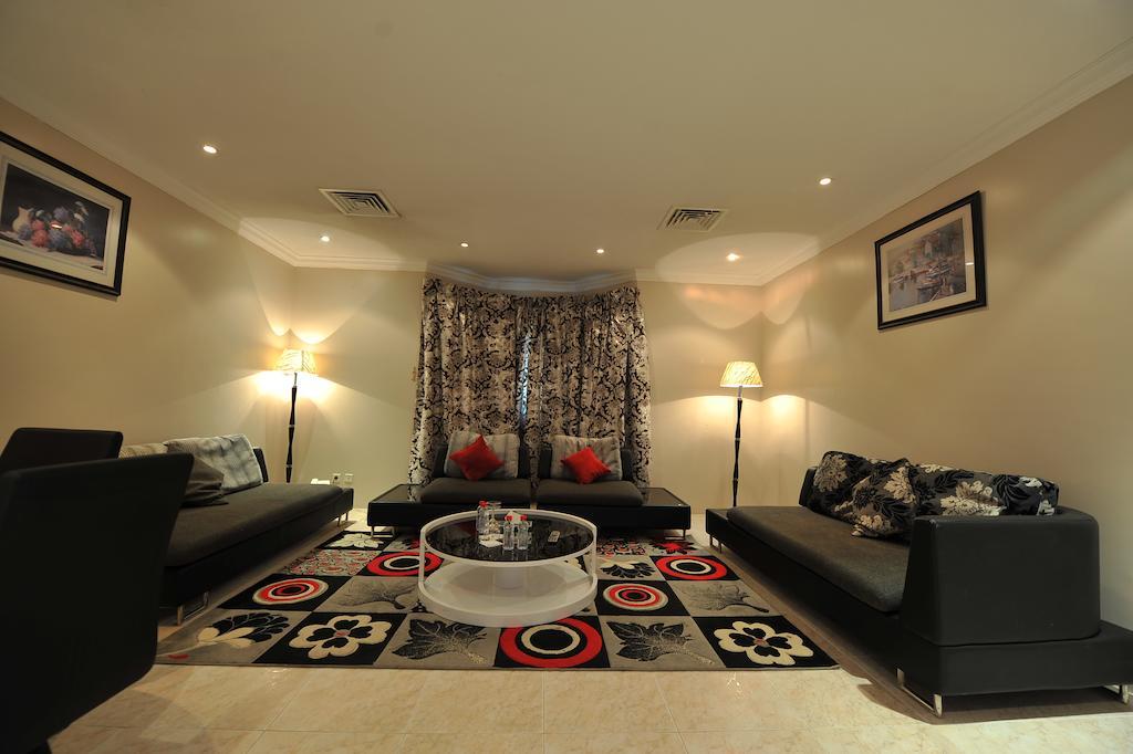 Nadinah Janadriyah Suites 13 מראה חיצוני תמונה